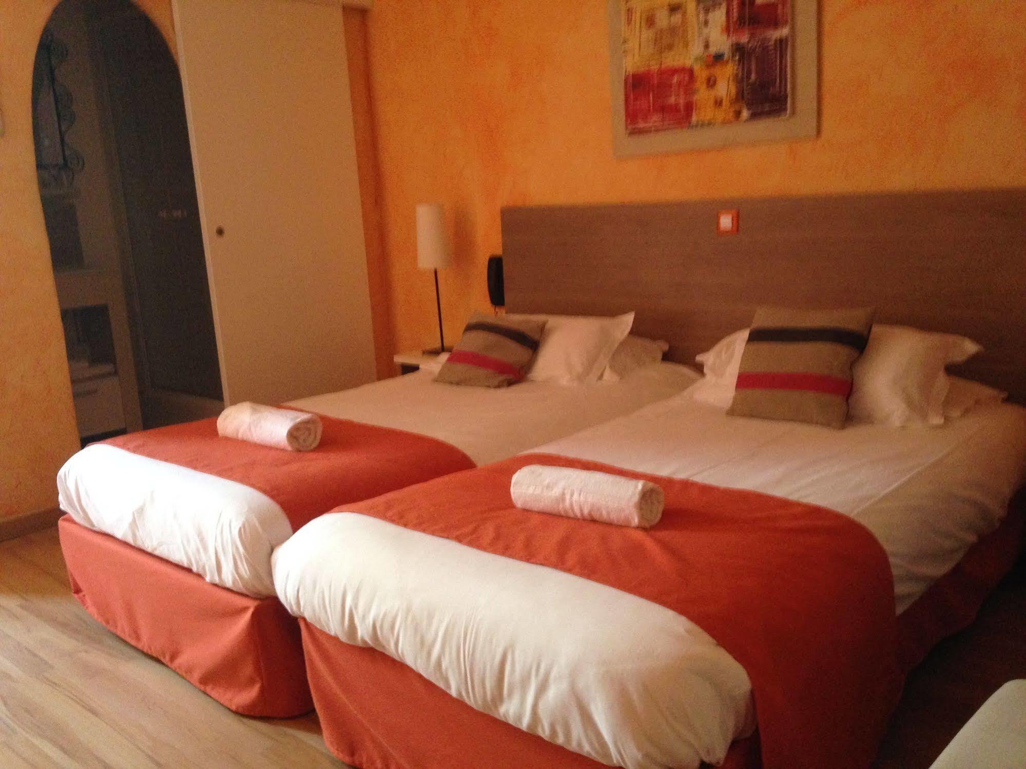Hotel Cote Patio Ним Экстерьер фото