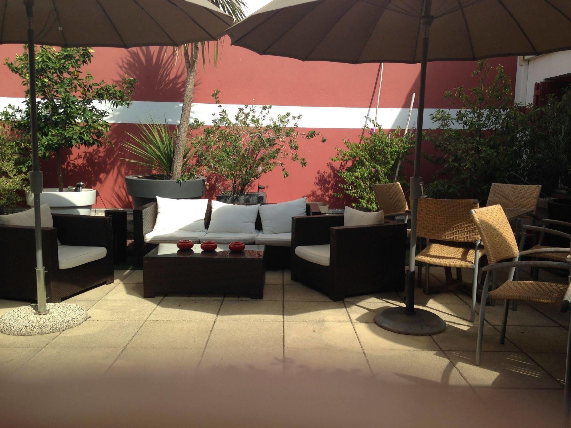 Hotel Cote Patio Ним Экстерьер фото